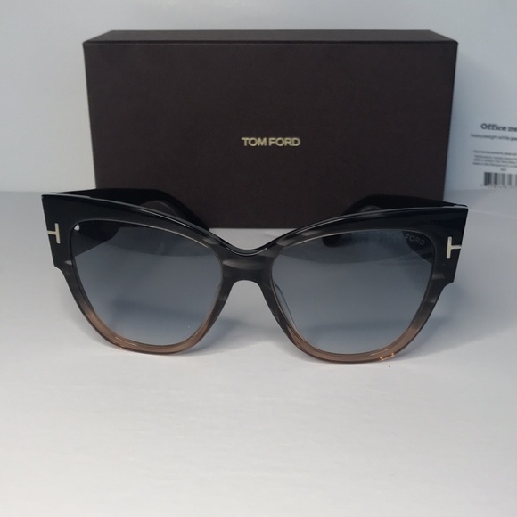 Tom Ford Women's Anoushka Oversized Butterfly Sunglasses FT0371 - Picture 6 of 16